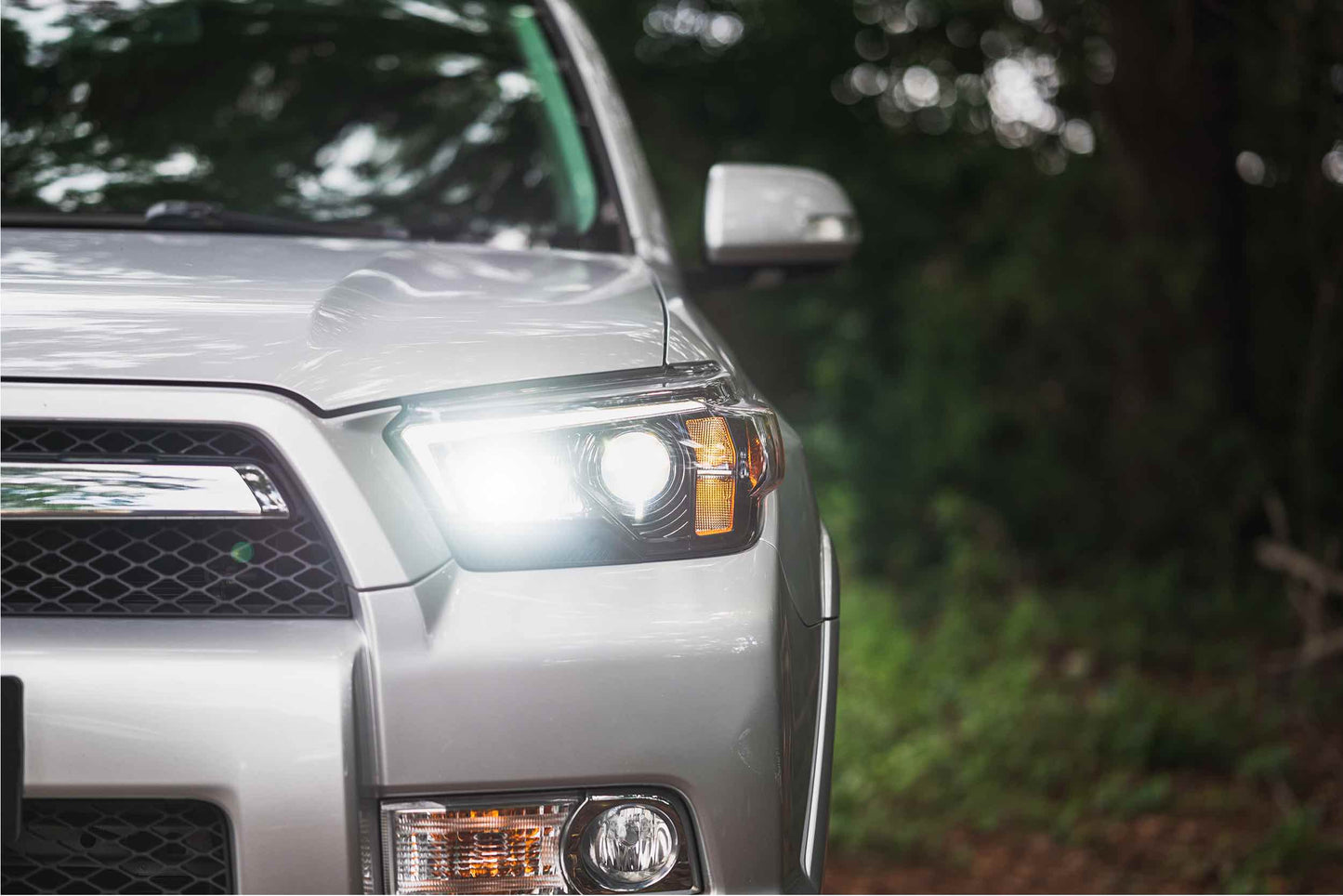 XB Hybrid LED Headlights <br> 10-13 Toyota 4Runner (Pair / ASM)