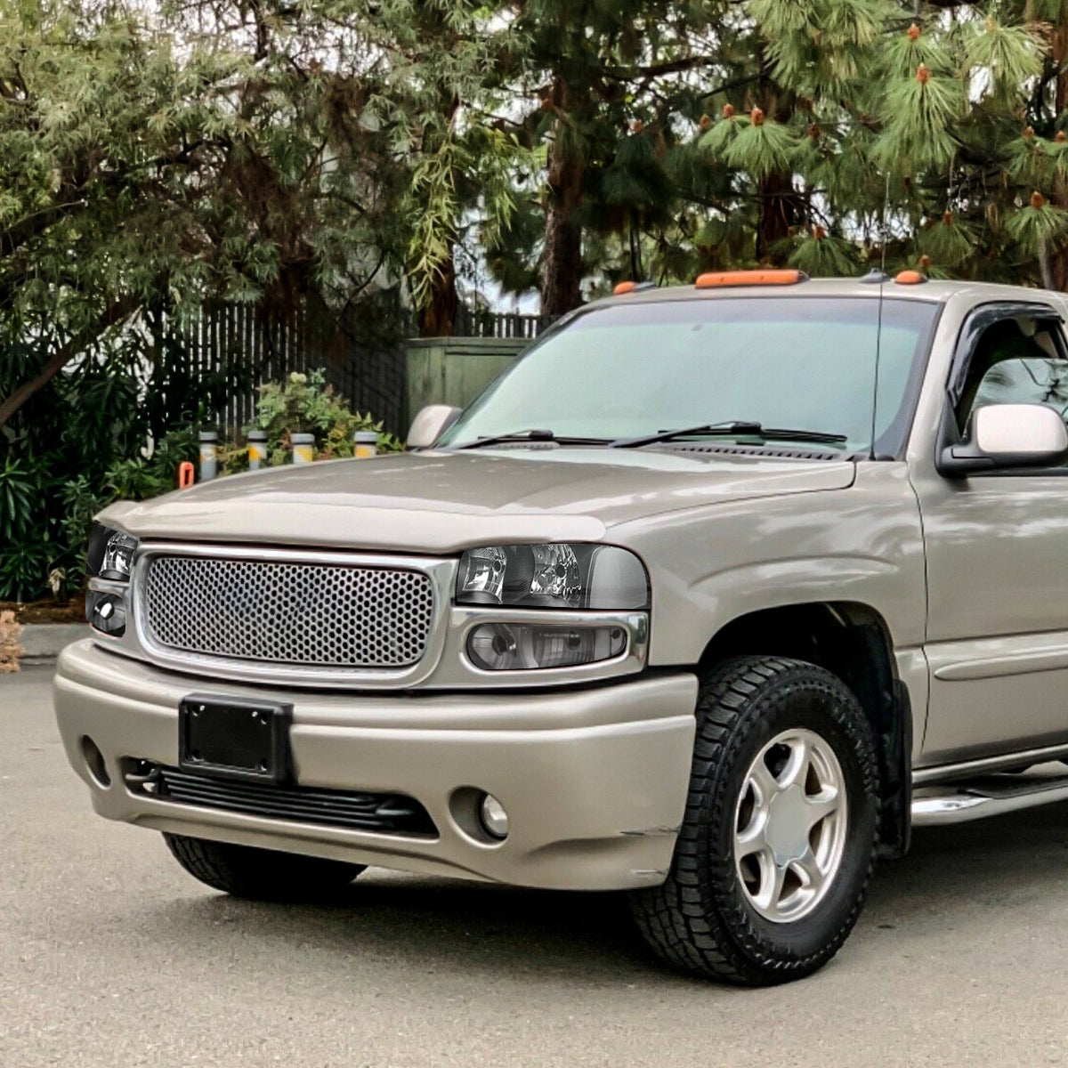 Black Housing OE Style Headlights <br> 02-06 GMC Sierra Yukon Denali