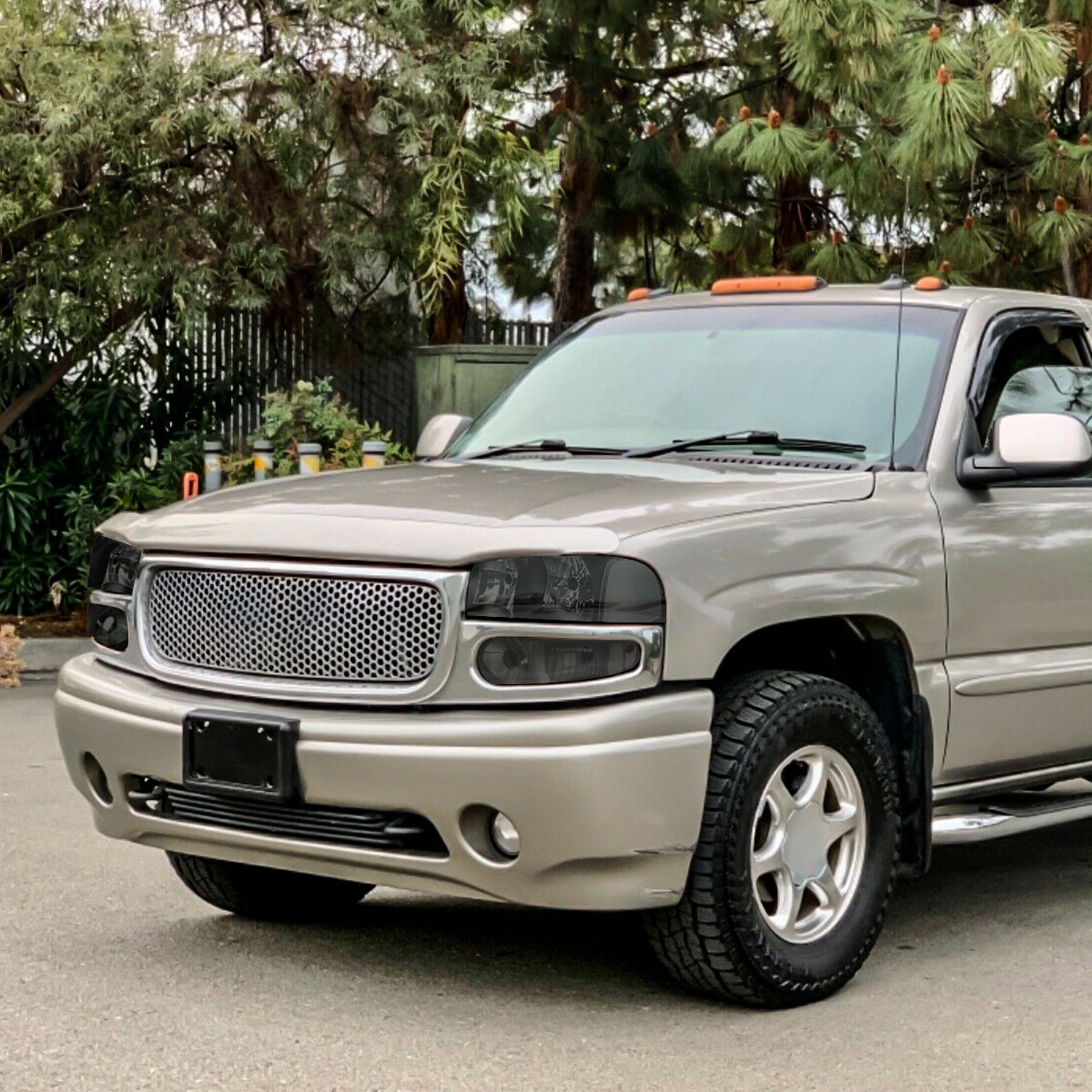 Black Housing OE Style Headlights <br> 02-06 GMC Sierra Yukon Denali